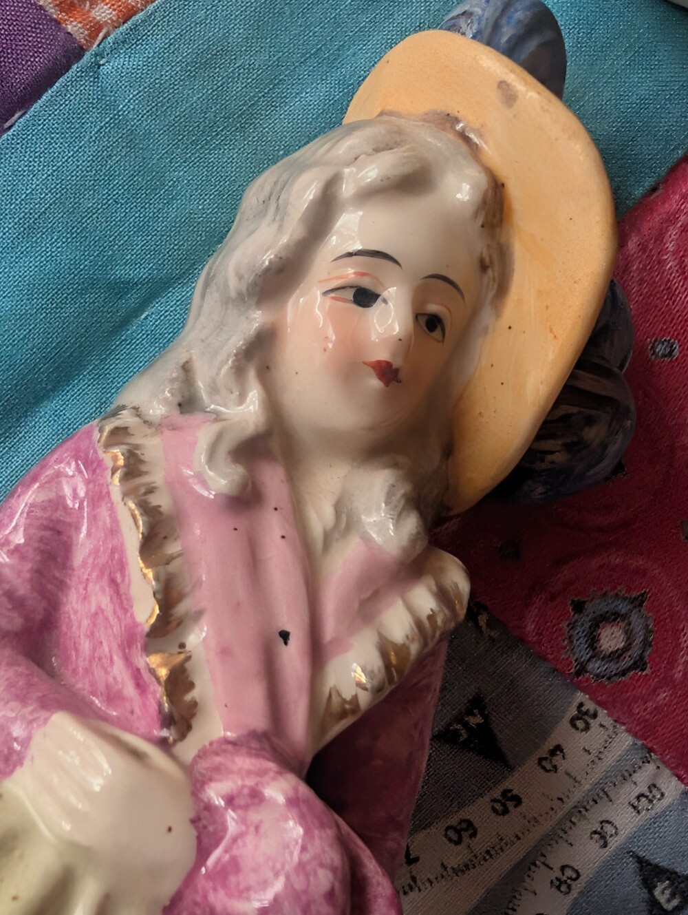 Victorian ladies figurine pair, colonial man w dog bookend, made in Japan - Picture 5 of 9